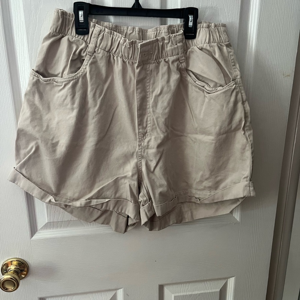 H&M Beige Cargo Shorts Relaxed Fit